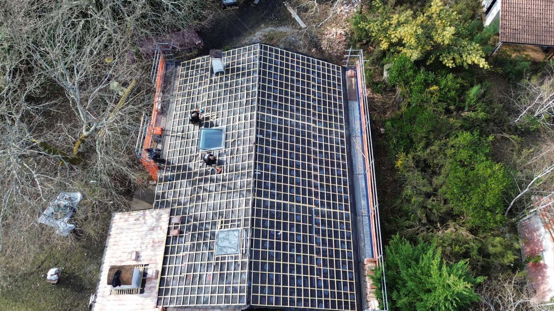Réfection complète d’une couverture à Naujac-sur-Mer réalisée par Atelier du Toit — vue 2