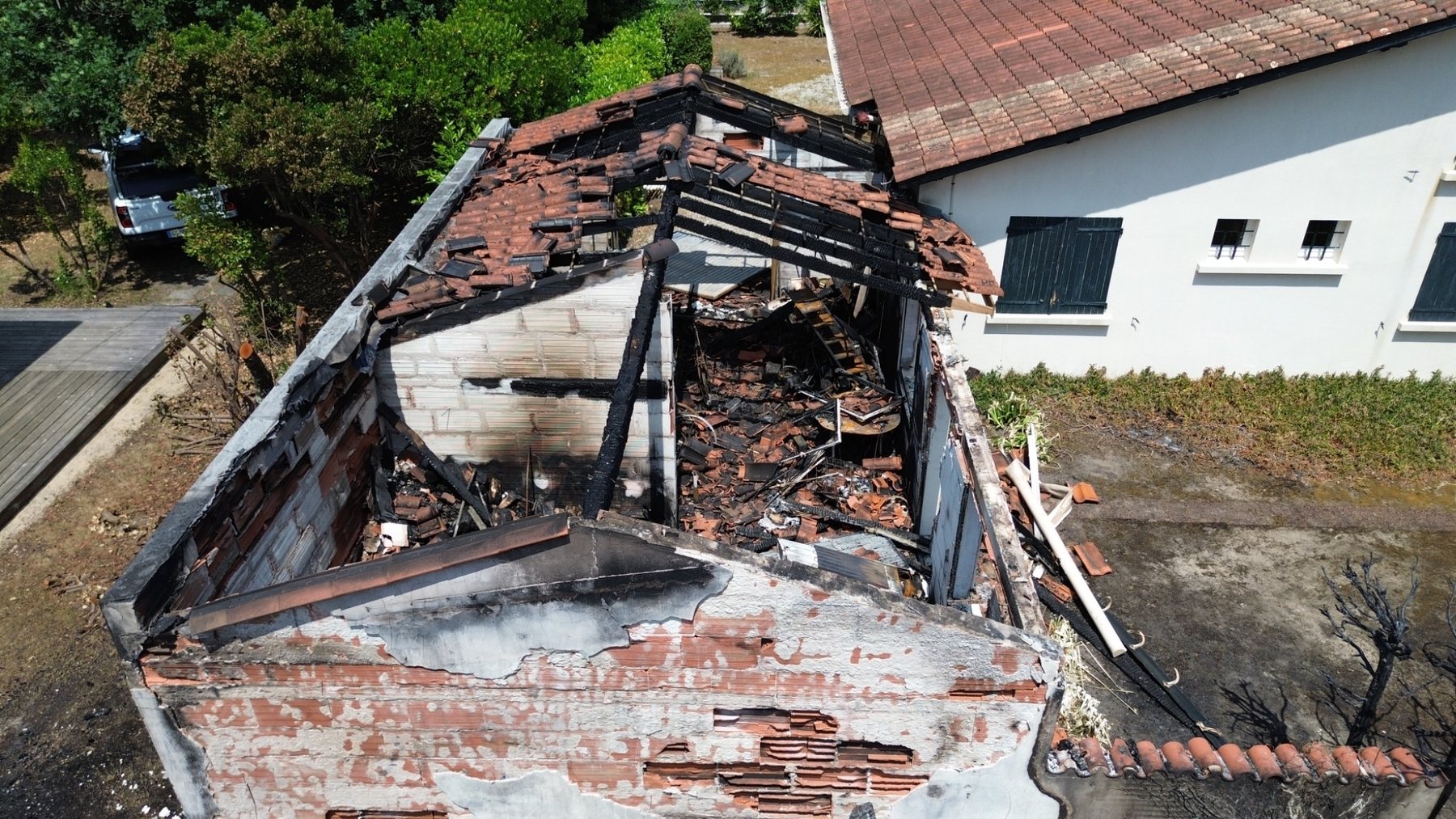 Réfection complète de la charpente et de la couverture d’un garage à Vendays-Montalivet — vue 1