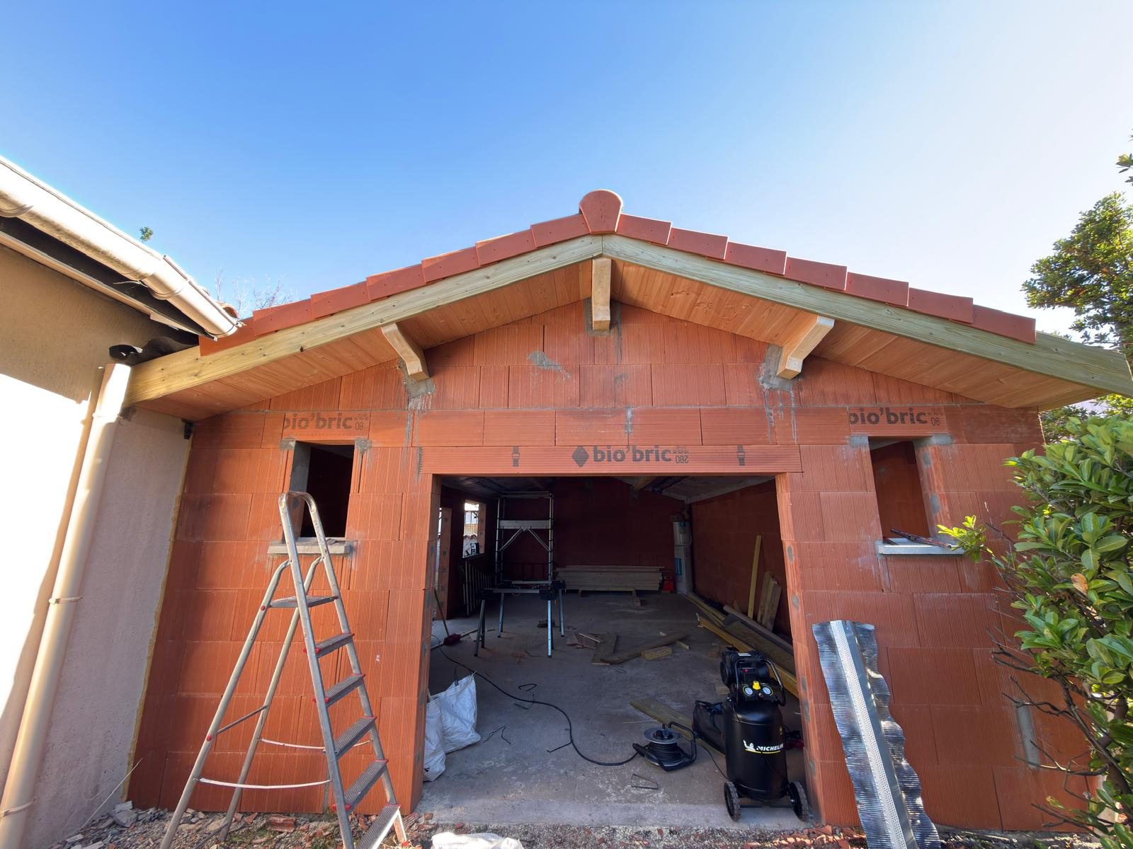 Réfection complète de la charpente et de la couverture d’un garage à Vendays-Montalivet — vue 6